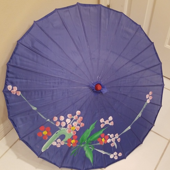 Chinese or Japanese Style Umbrella - Picture 5 of 8